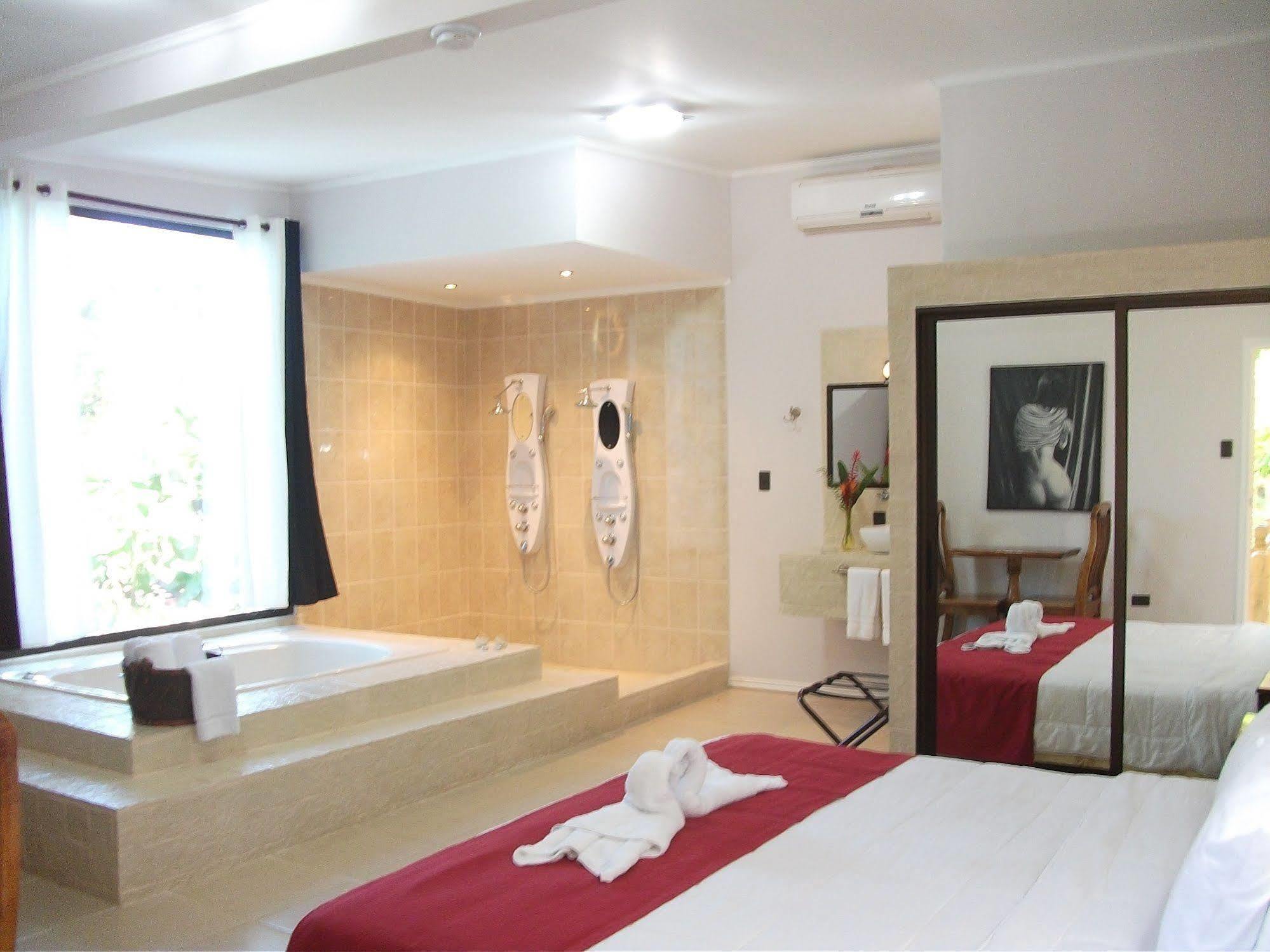 Copacabana Hotel And Suites (Adults Only) Jacó Eksteriør billede