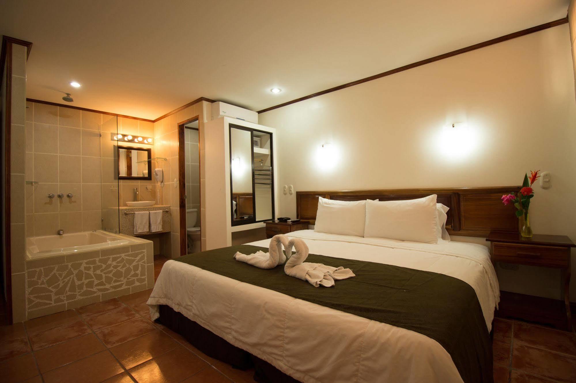 Copacabana Hotel And Suites (Adults Only) Jacó Eksteriør billede
